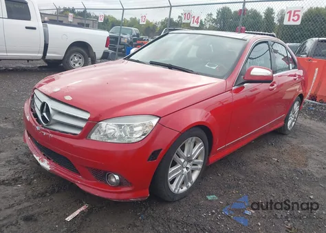 2009 Mercedes-Benz C 300 Sport 4Matic z USA, uszkodzony, nr VIN WDDGF81X39R055032